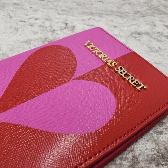 VS Passport Holder Vs Logo of Passport Suit (Red) - Picture 2 of 4